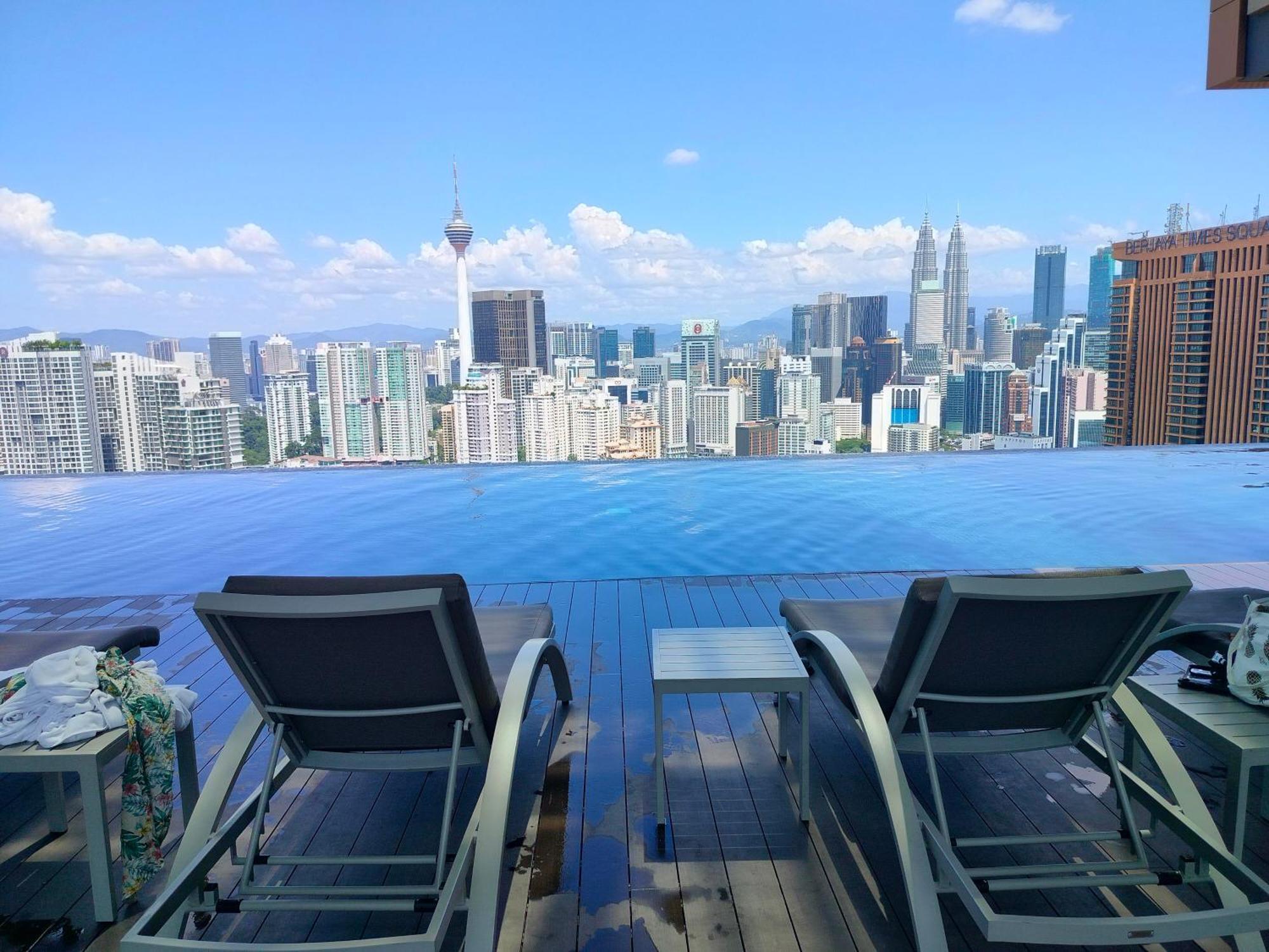 Lucentia Residence Has An Amazing Pool Kuala Lumpur Eksteriør billede